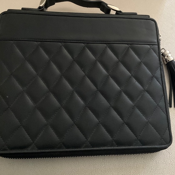 Quilted genuine soft lamb leather document or tablet case holder - Picture 1 of 4